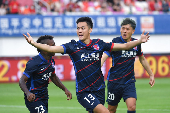 杜埃长距离奔袭 巴黎圣日耳曼3-2力克梅斯
