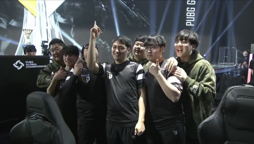 Kakao Nightmare 轻松突破 Wolf X Rambo 和 Burning Puff 团队轻松赢得第一场比赛